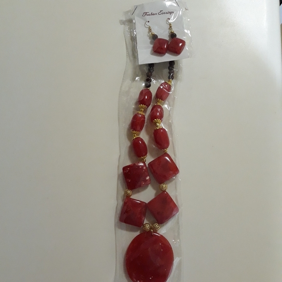 Ruby Red Stone Necklace & Earrings - Picture 2 of 7